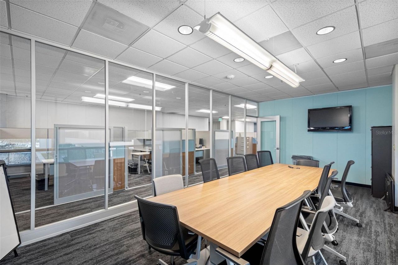 6801 E Hillsborough Avenue, Tampa, FL 33610 Photo