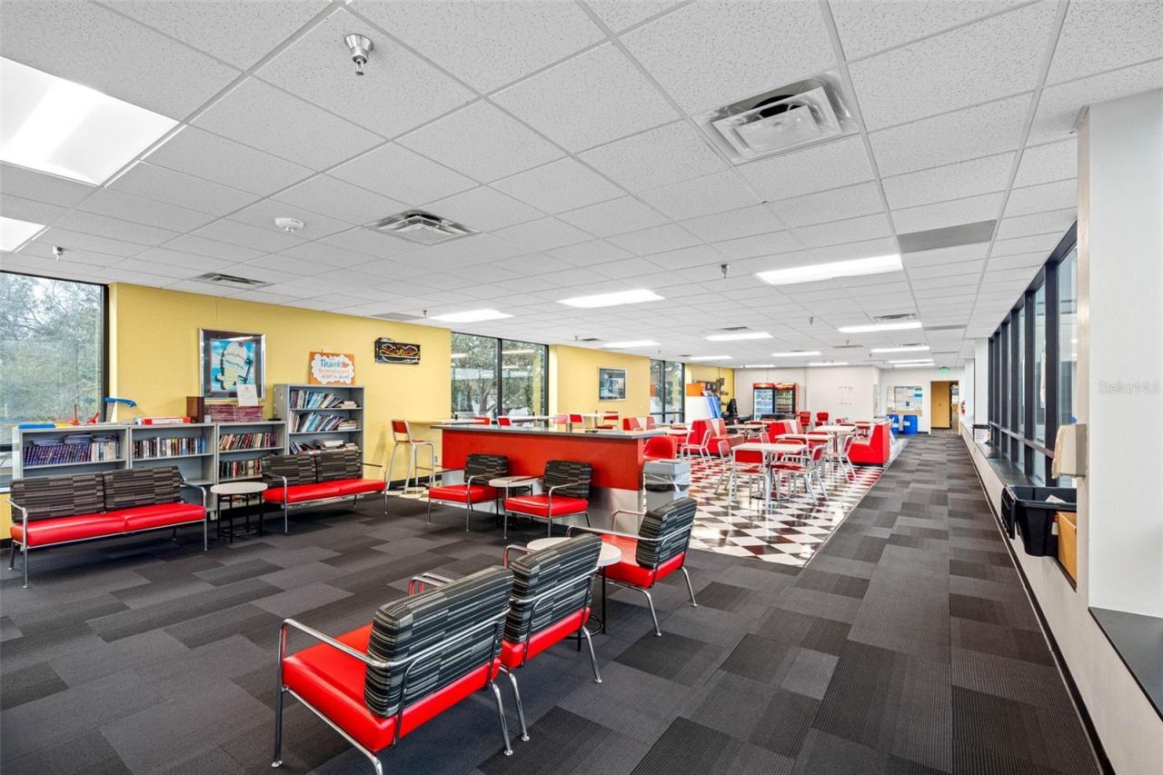 6801 E Hillsborough Avenue, Tampa, FL 33610 Photo