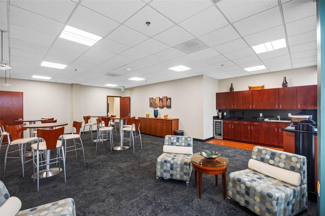 6801 E Hillsborough Avenue, Tampa, FL 33610 Photo