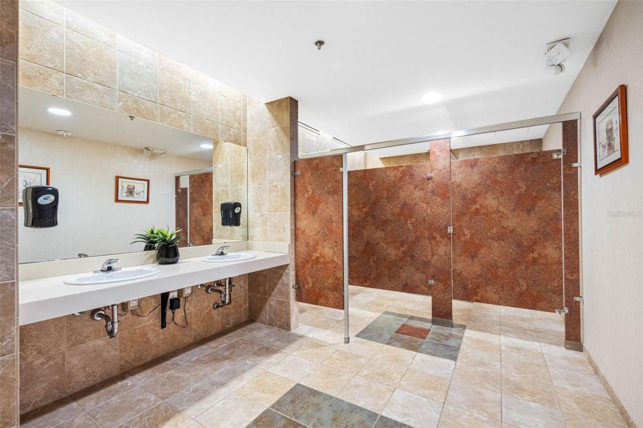 6801 E Hillsborough Avenue, Tampa, FL 33610 Photo