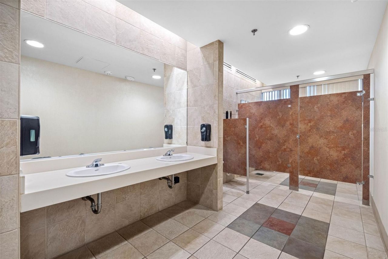 6801 E Hillsborough Avenue, Tampa, FL 33610 Photo