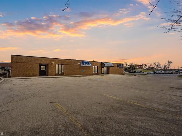 112 E Linn Street, Marshalltown, IA 50158