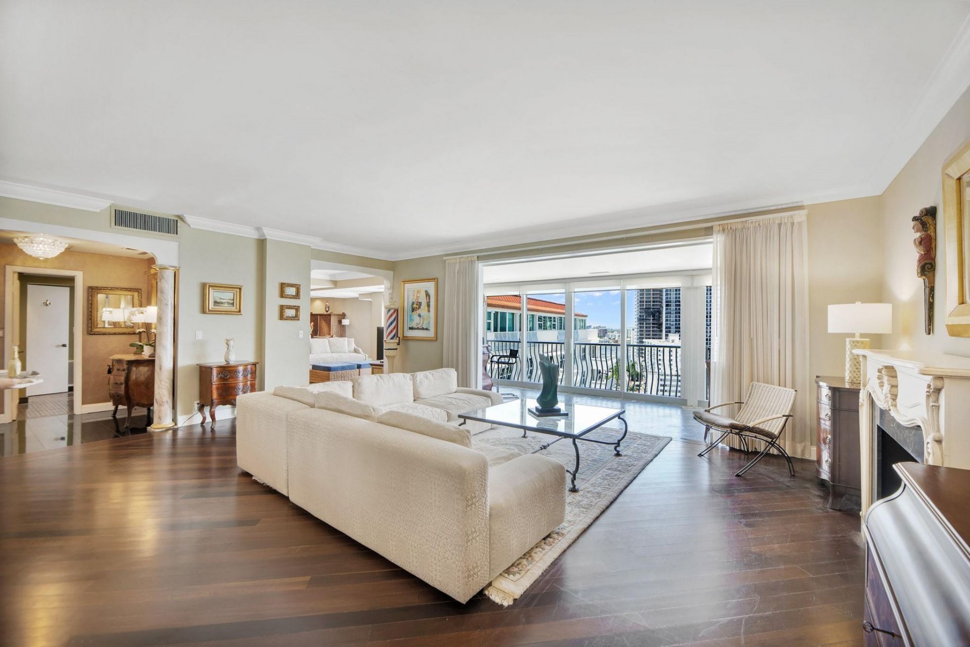 1 Las Olas Circle, Unit PH3, Fort Lauderdale, FL 33316 Photo