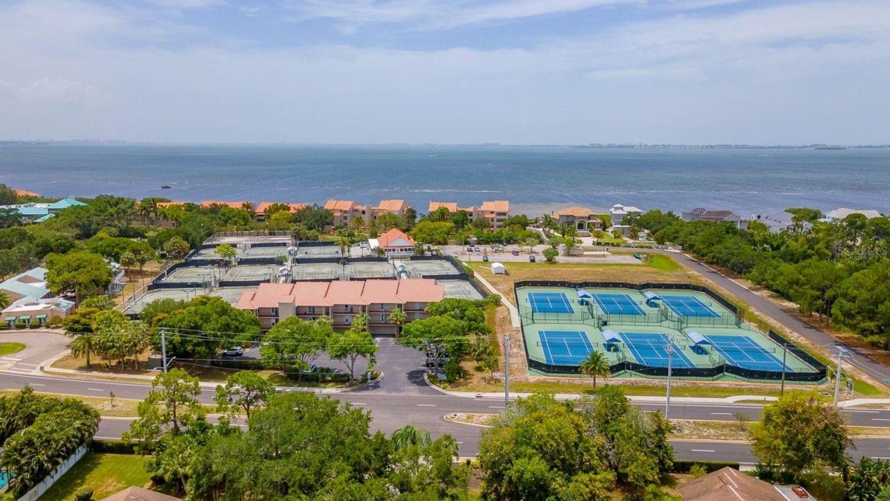 4510 El Conquistador Parkway, Unit 105, Bradenton, FL 34210 Photo