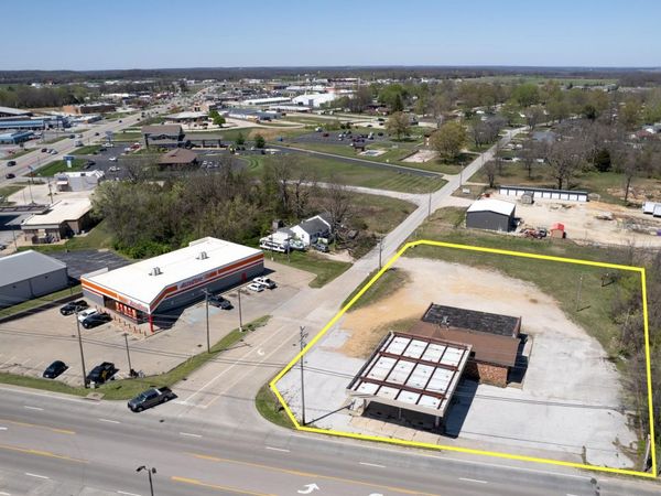 845 W Washington Street, Marshfield, MO 65706