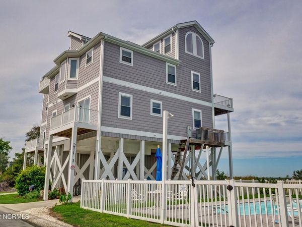 211 -1 Gysgt D W Boatman Drive, North Topsail Beach, NC 28460