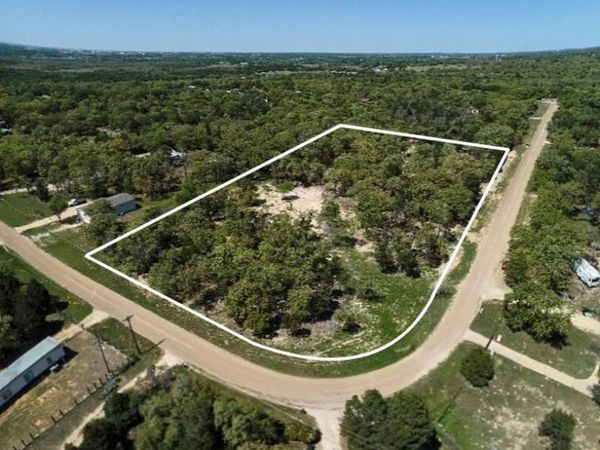 198 Wayside DR, Elgin, TX 78621