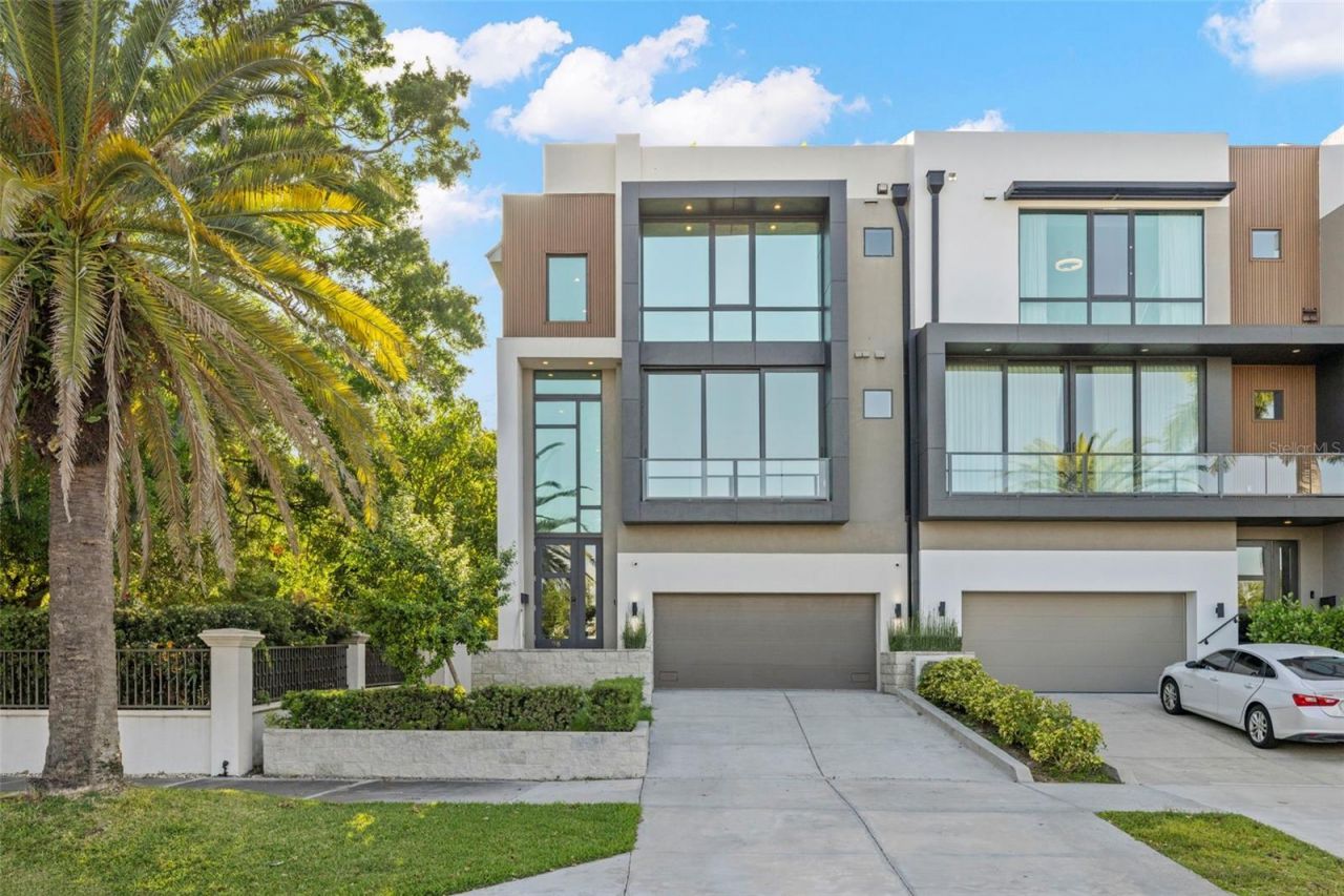 98 W Davis Boulevard, Tampa, FL 33606 Main Photo