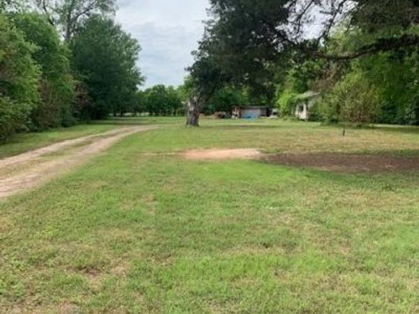 3025 S 3rd Street, Waco, TX 76706