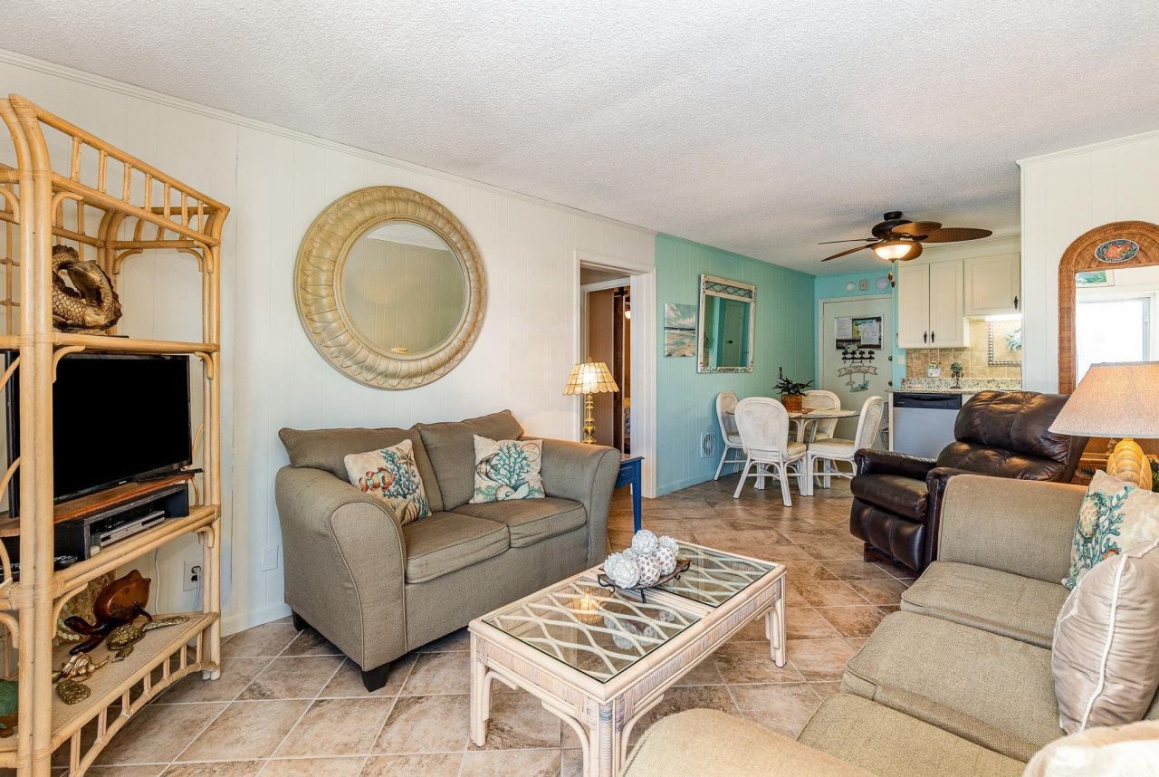 4201 N Ocean Blvd. Photo 11