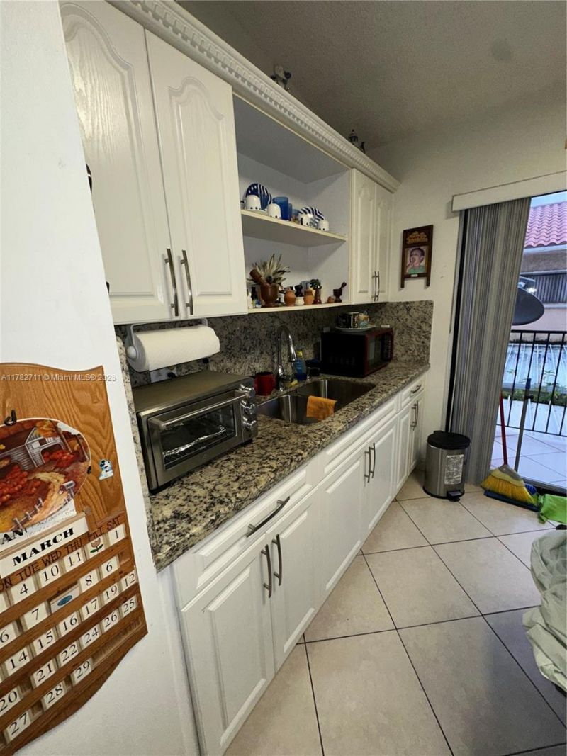 7795 W 29th Way, Unit 201, Hialeah, FL 33018 Photo