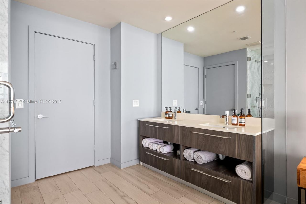 480 NE 31st St, Unit 4906, Miami, FL 33137 Photo