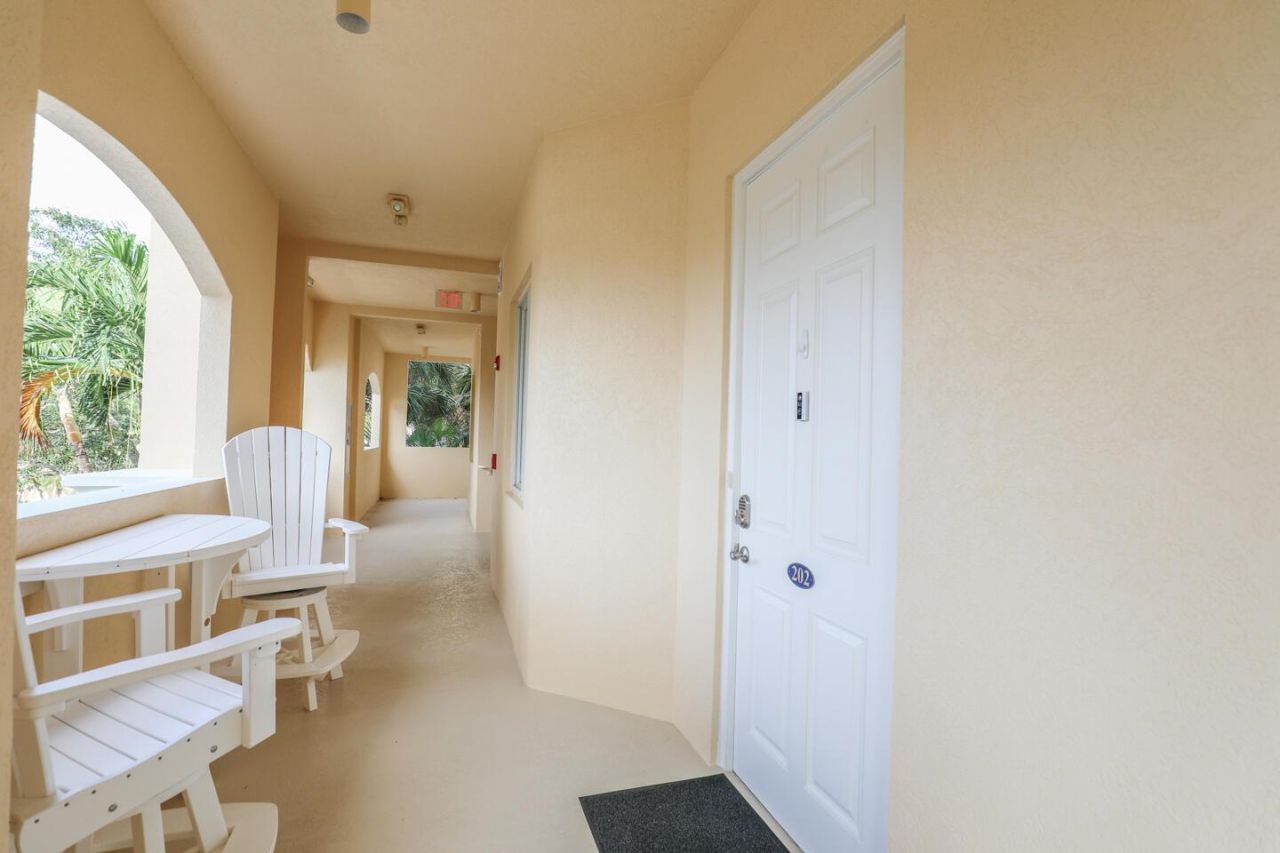 5 Harbour Isle Drive E, Unit 202, Fort Pierce, FL 34949 Photo