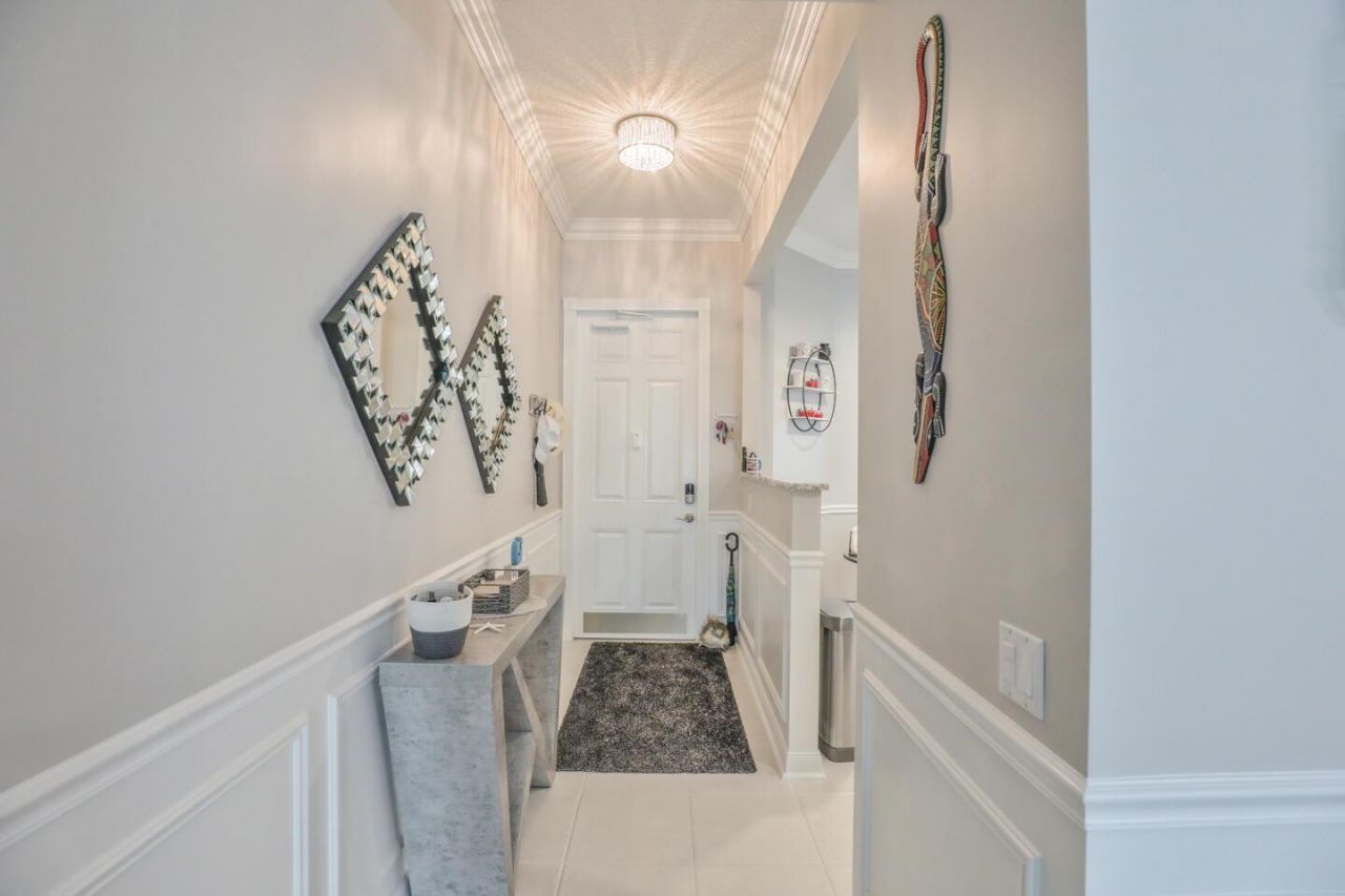 5 Harbour Isle Drive E, Unit 202, Fort Pierce, FL 34949 Photo