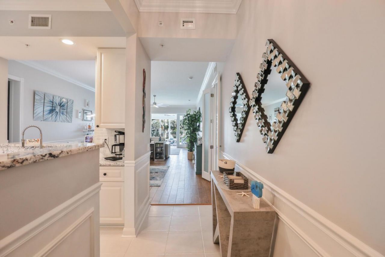 5 Harbour Isle Drive E, Unit 202, Fort Pierce, FL 34949 Photo