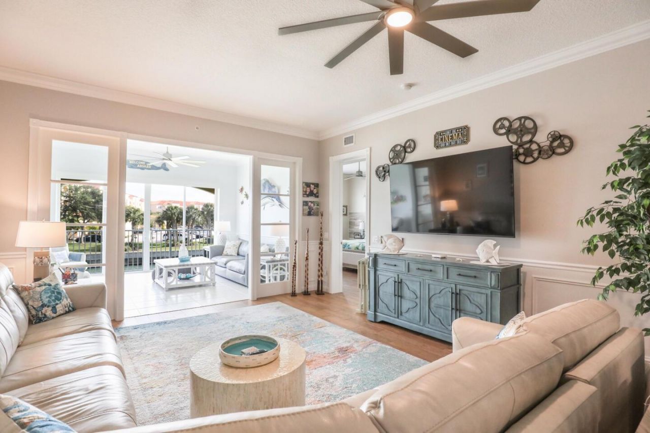 5 Harbour Isle Drive E, Unit 202, Fort Pierce, FL 34949 Photo