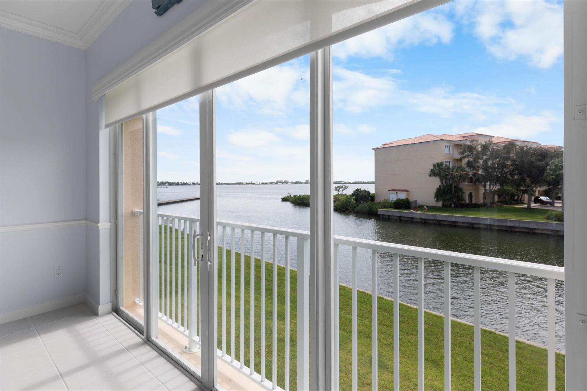5 Harbour Isle Drive E, Unit 202, Fort Pierce, FL 34949 Photo