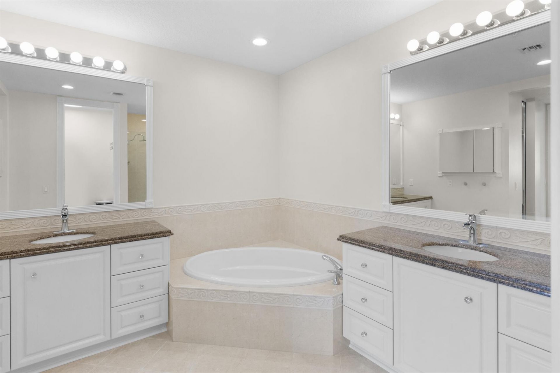 5 Harbour Isle Drive E, Unit 202, Fort Pierce, FL 34949 Photo