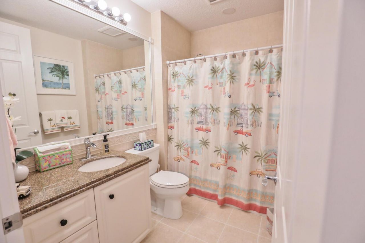 5 Harbour Isle Drive E, Unit 202, Fort Pierce, FL 34949 Photo