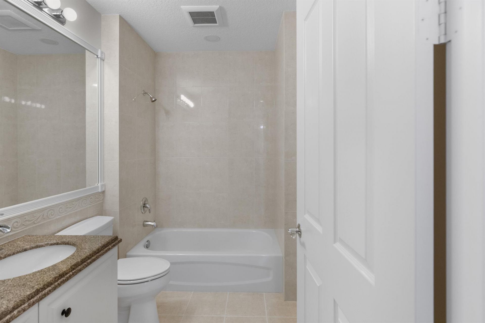 5 Harbour Isle Drive E, Unit 202, Fort Pierce, FL 34949 Photo