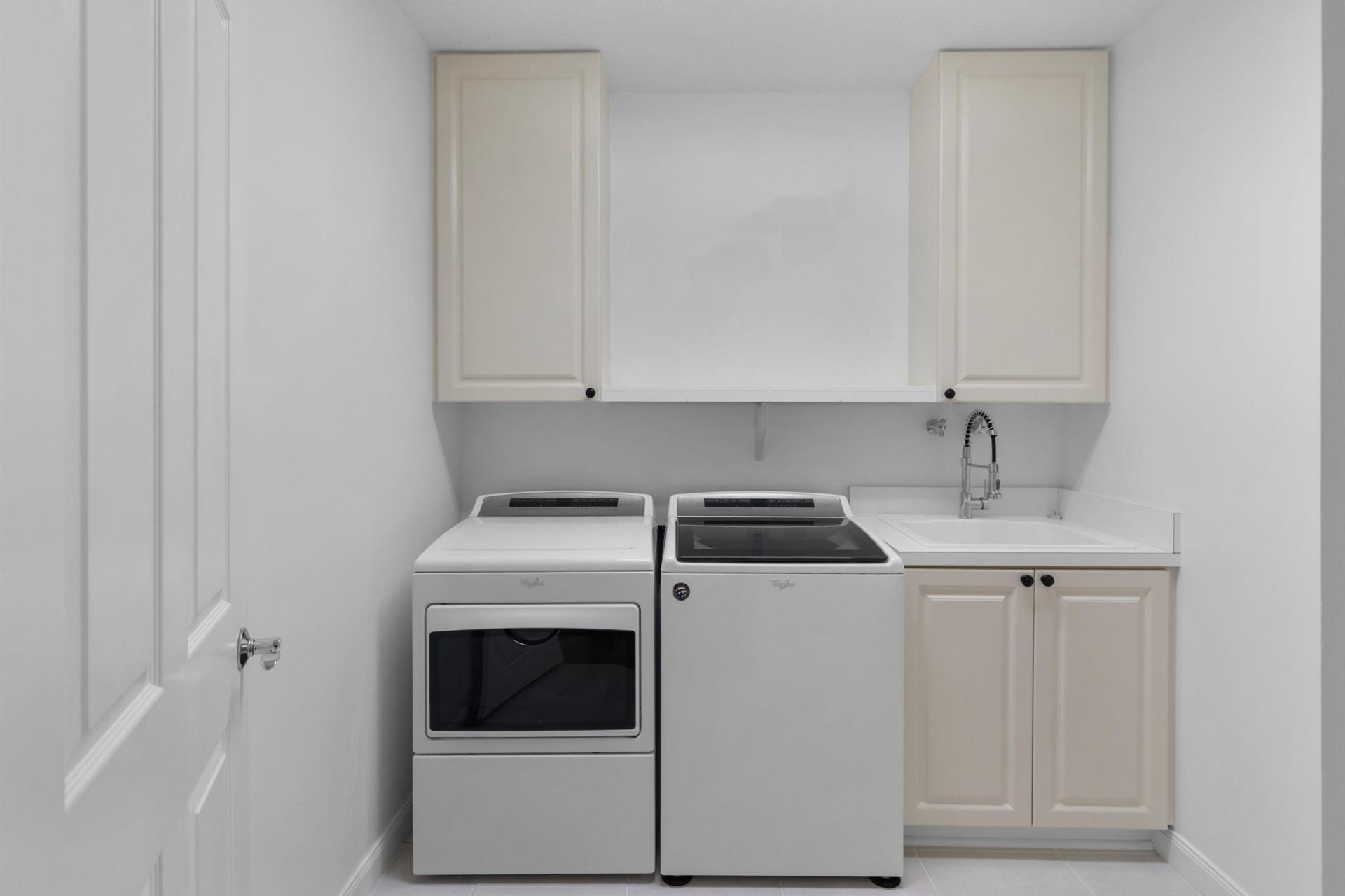 5 Harbour Isle Drive E, Unit 202, Fort Pierce, FL 34949 Photo