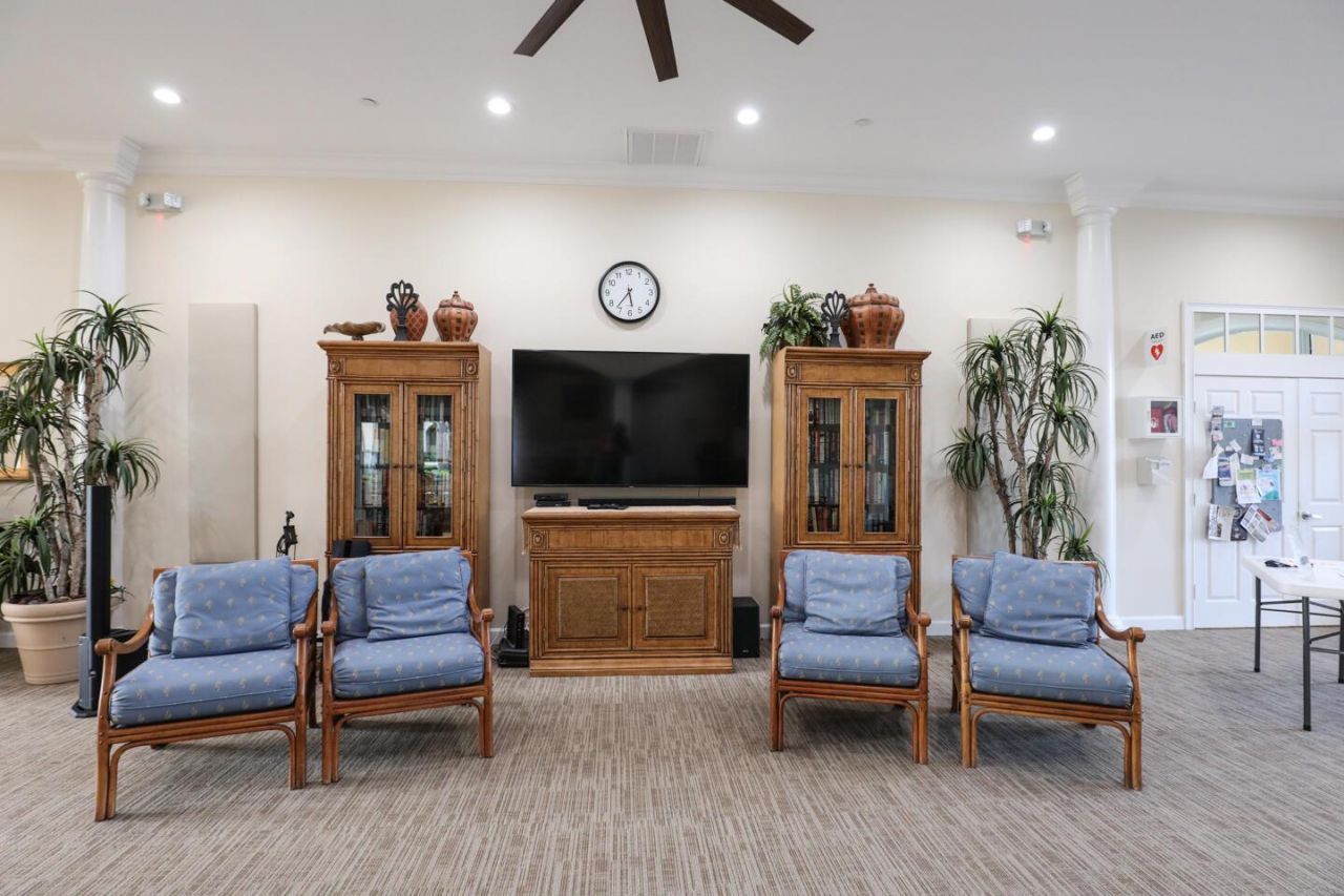 5 Harbour Isle Drive E, Unit 202, Fort Pierce, FL 34949 Photo