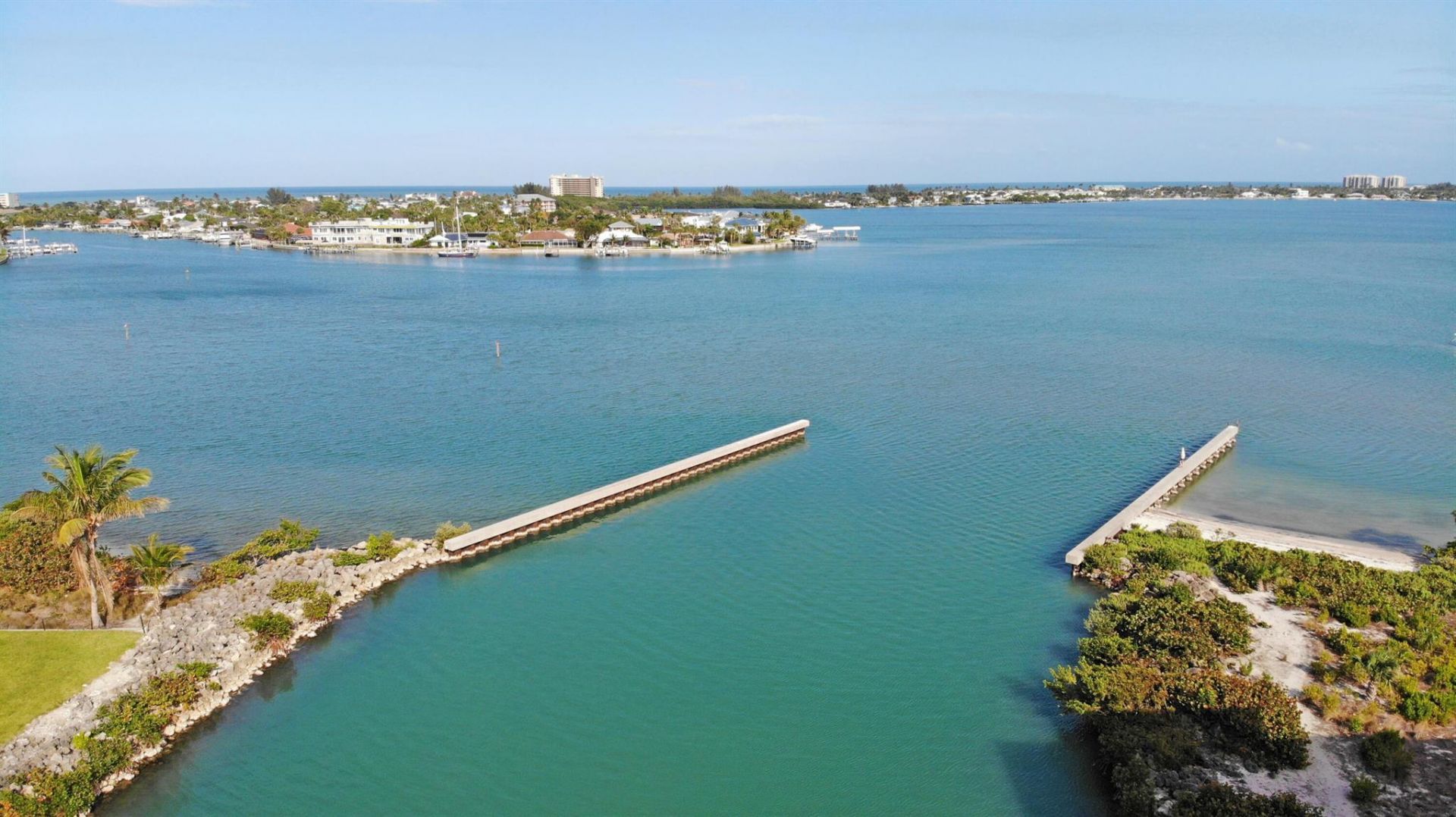 5 Harbour Isle Drive E, Unit 202, Fort Pierce, FL 34949 Photo