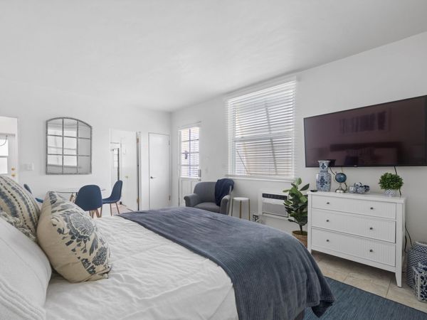 172 N County Road, Unit 5, Palm Beach, FL 33480