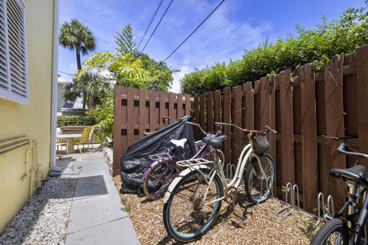 172 N County Road, Unit 5, Palm Beach, FL 33480 Photo