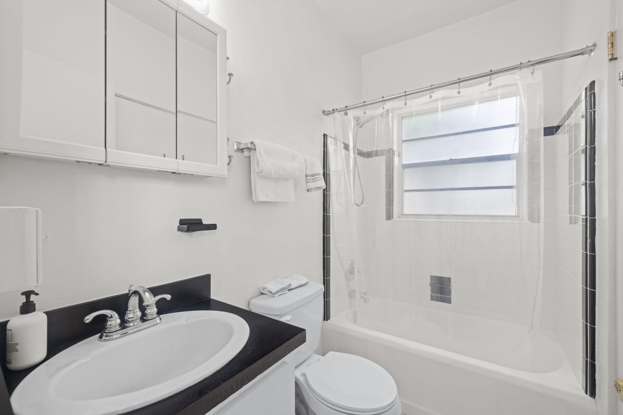 172 N County Road, Unit 5, Palm Beach, FL 33480 Photo