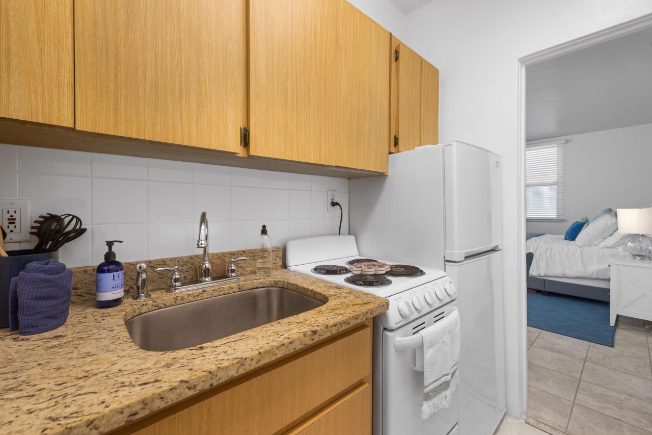 172 N County Road, Unit 5, Palm Beach, FL 33480 Photo