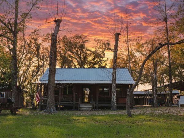 438 NE English Ivy Trail, Pinetta, FL