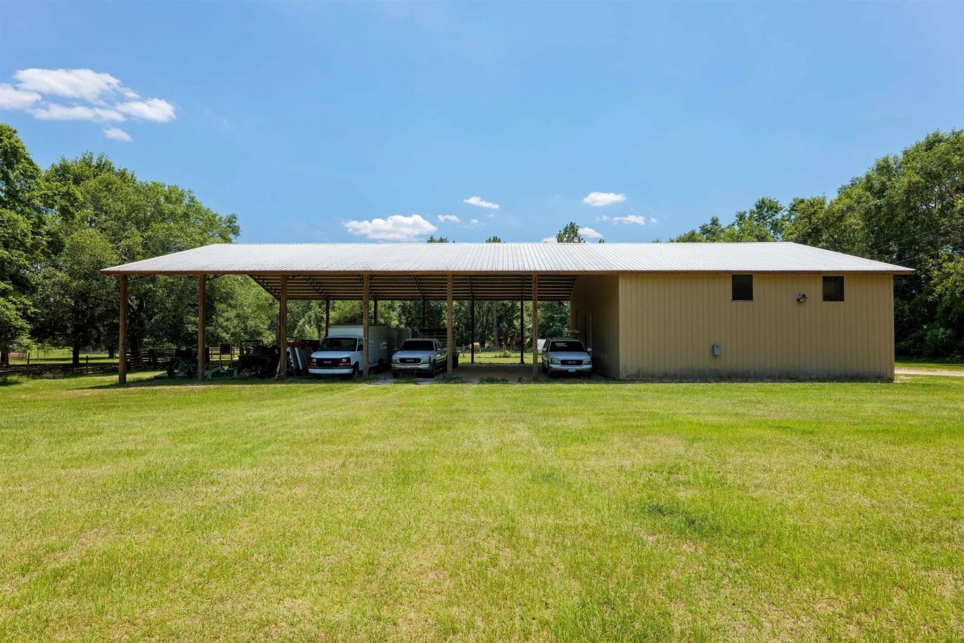 438 NE English Ivy Trail, Pinetta, FL 00000 Photo