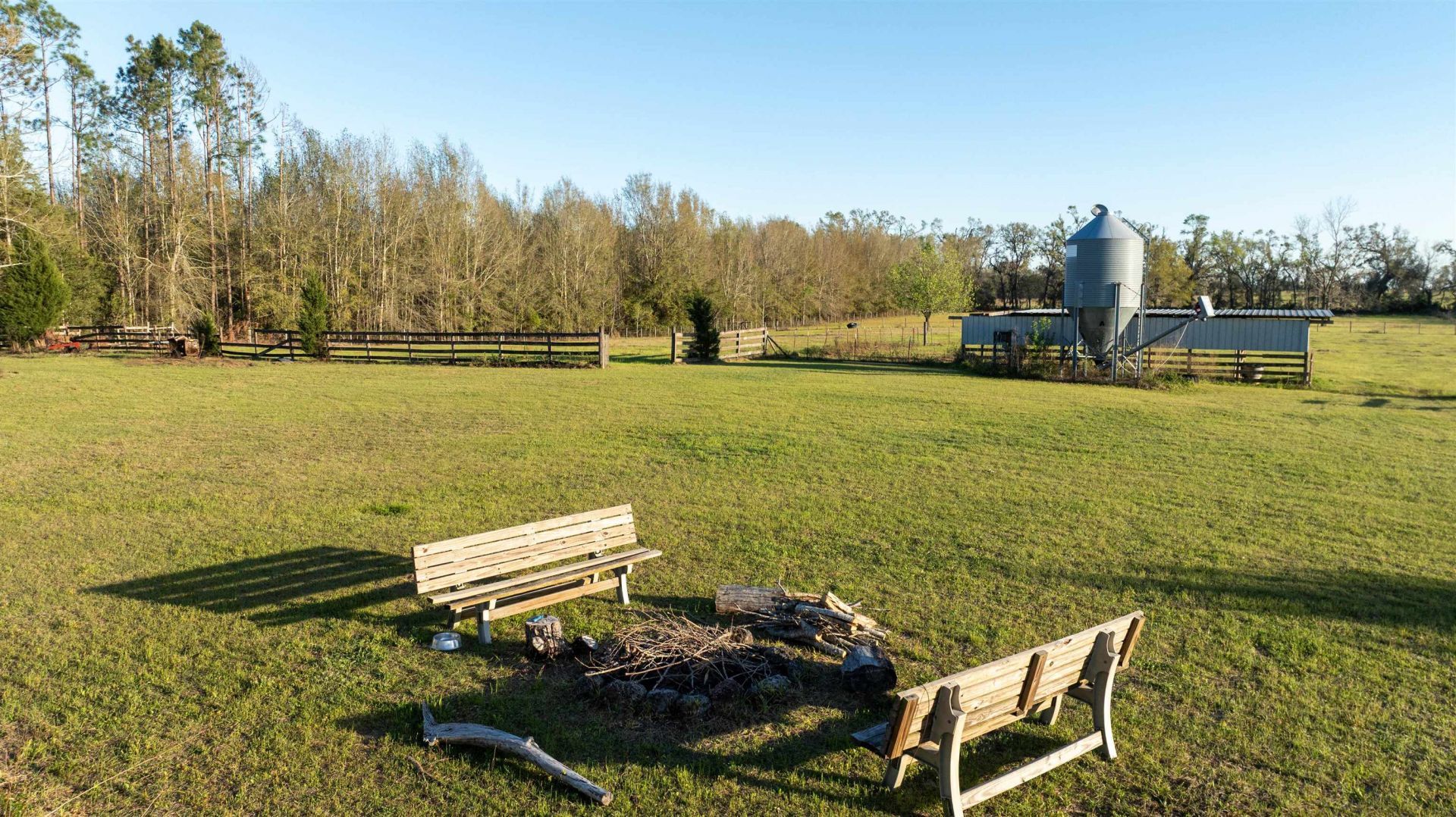 438 NE English Ivy Trail, Pinetta, FL 00000 Photo