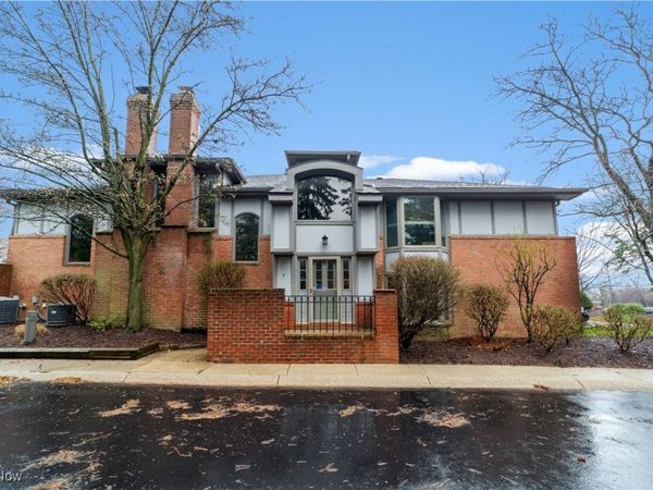25450 Fairmount Boulevard, Unit 1, Beachwood, OH 44122