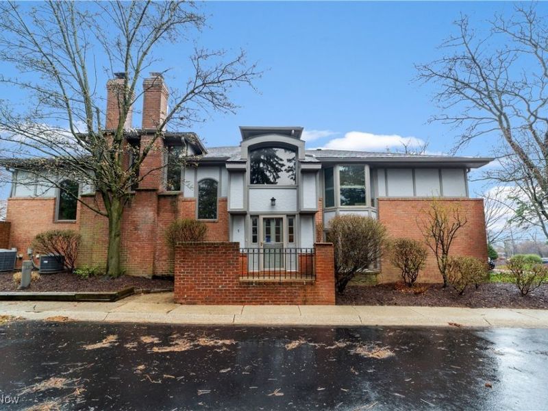 25450 Fairmount Boulevard, Unit 1, Beachwood, OH 44122 Photo 1
