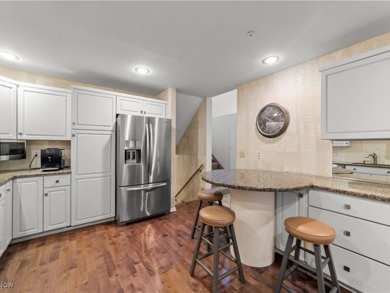 25450 Fairmount Boulevard, Unit 1, Beachwood, OH 44122 Photo 13