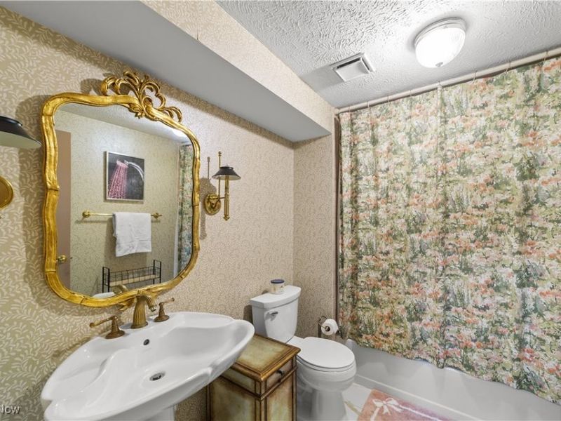 25450 Fairmount Boulevard, Unit 1, Beachwood, OH 44122 Photo 32