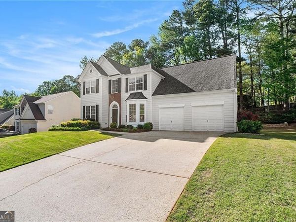 1916 Oakwood Grove Drive, Snellville, GA 30078