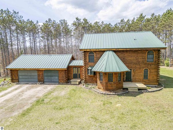 753 School Road N, Weidman, MI 48893