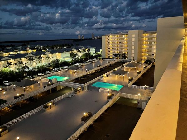 801 Lake Shore Drive, Unit 414, Lake Park, FL 33403