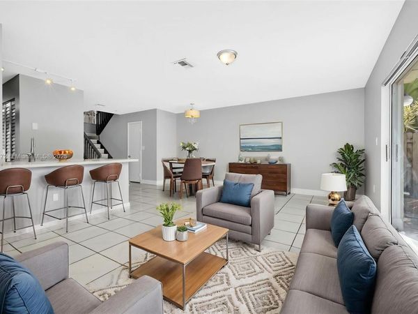 412 NW 108th Ter, Pembroke Pines, FL 33026