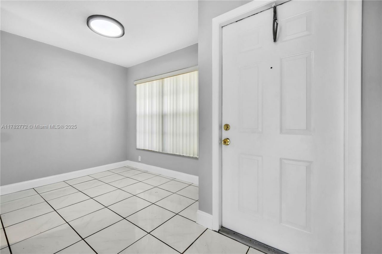 412 NW 108th Ter, Pembroke Pines, FL 33026 Photo