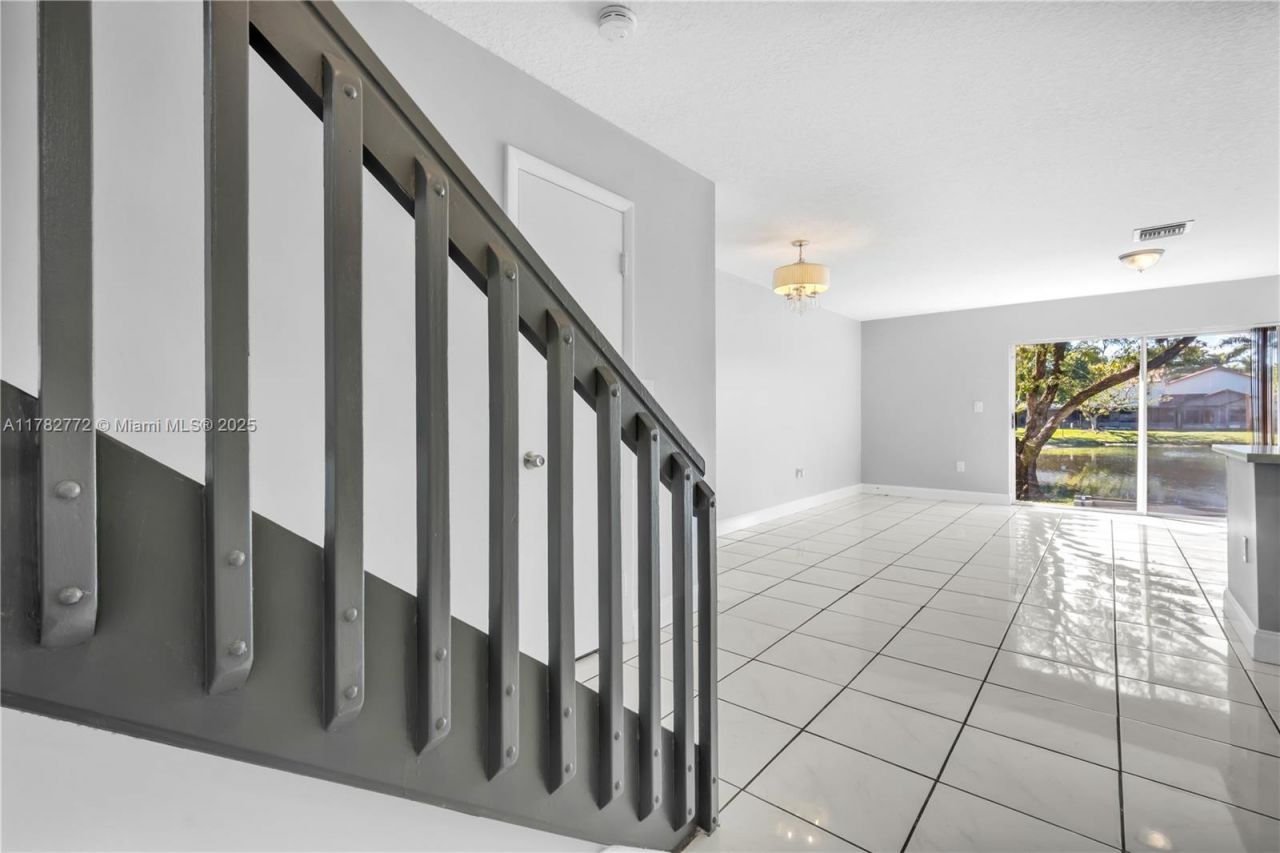 412 NW 108th Ter, Pembroke Pines, FL 33026 Photo