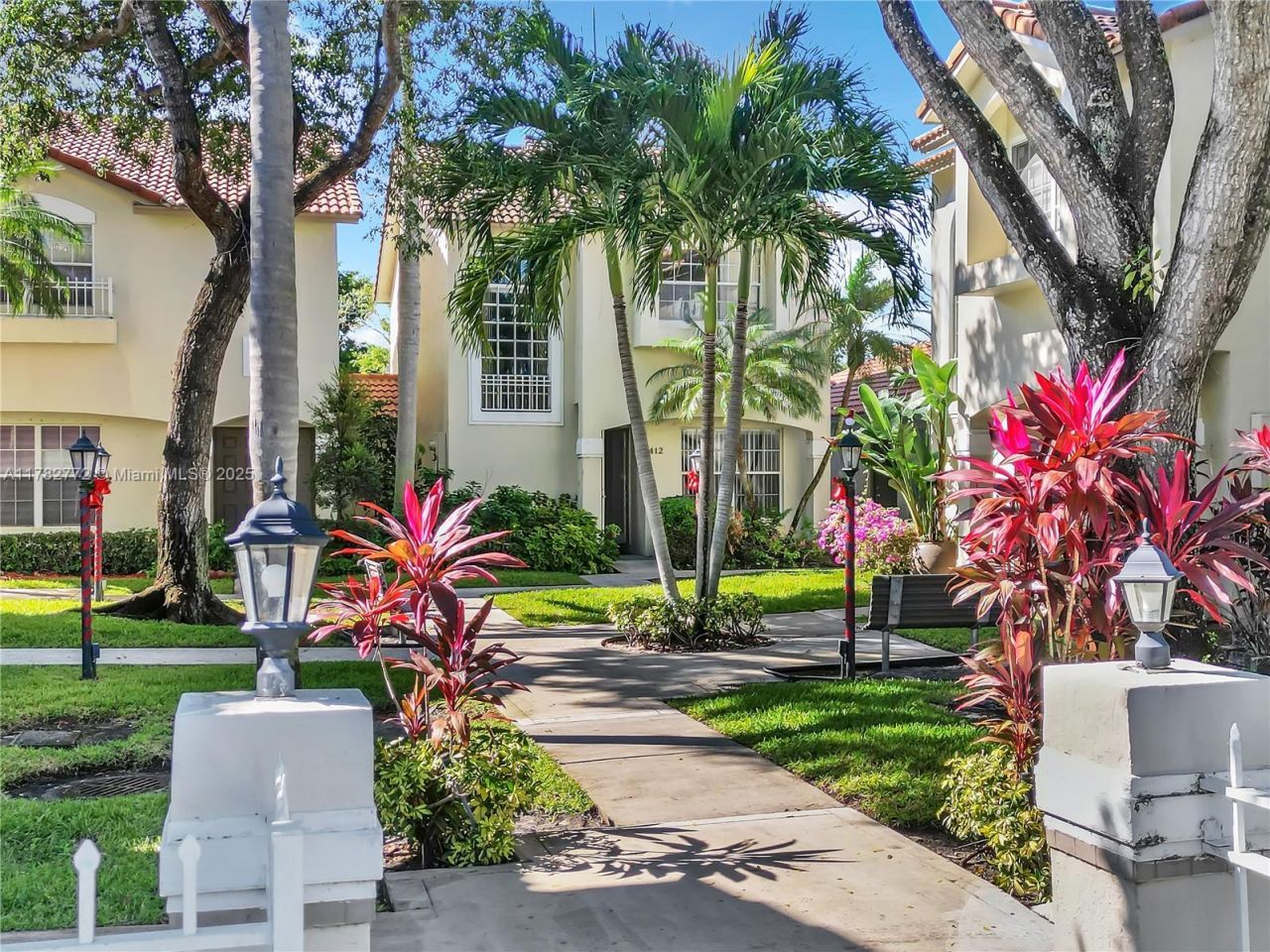 412 NW 108th Ter, Pembroke Pines, FL 33026 Photo