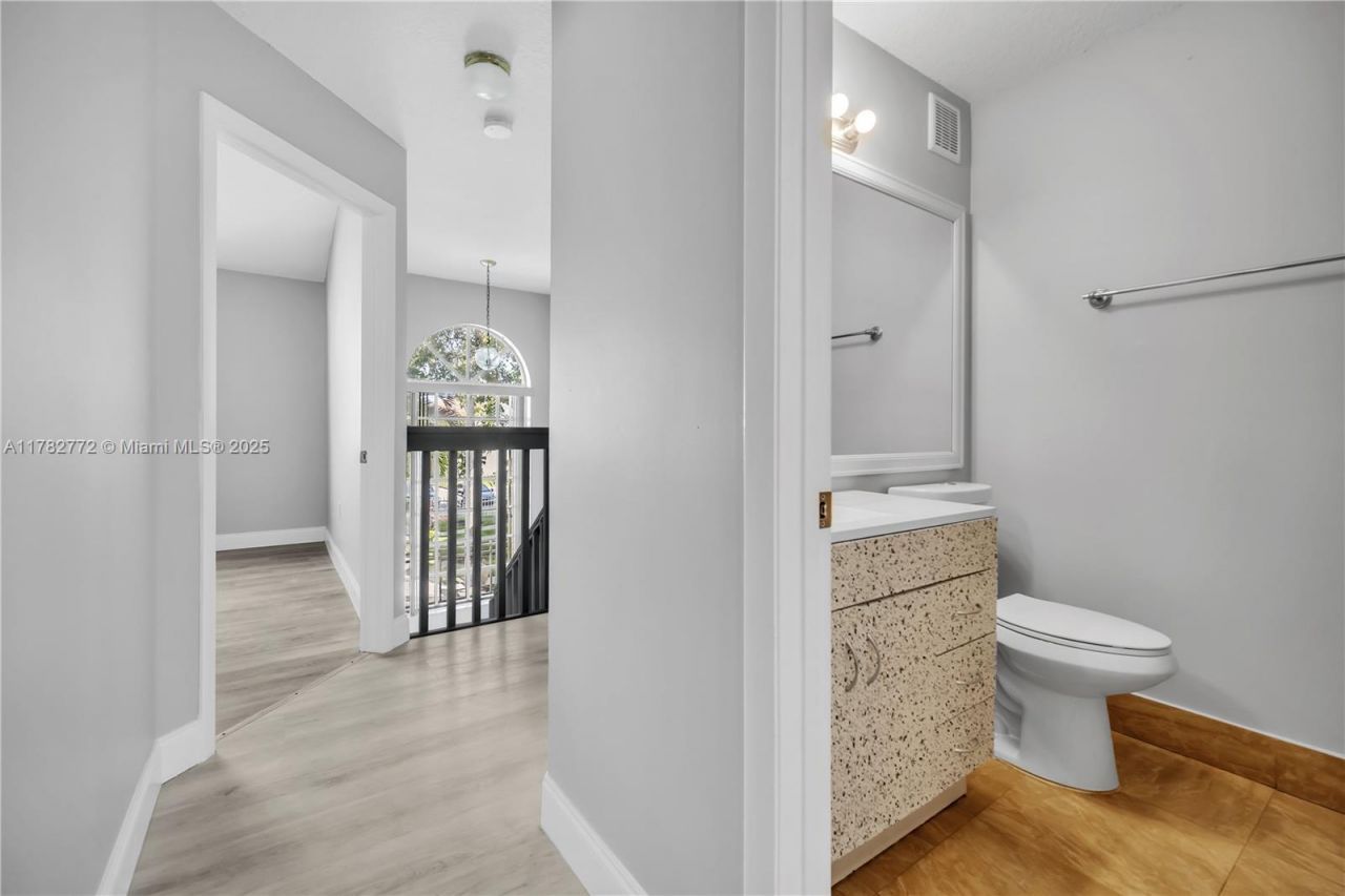 412 NW 108th Ter, Pembroke Pines, FL 33026 Photo