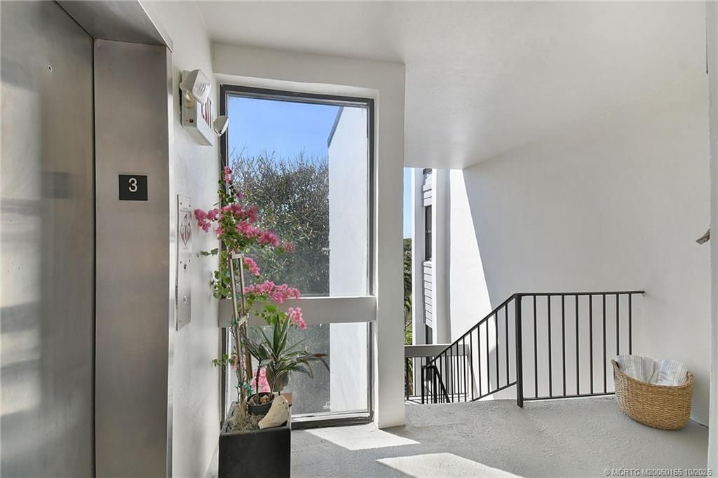 1289 NE Ocean Boulevard, Unit 11, Stuart, FL 34996 Photo