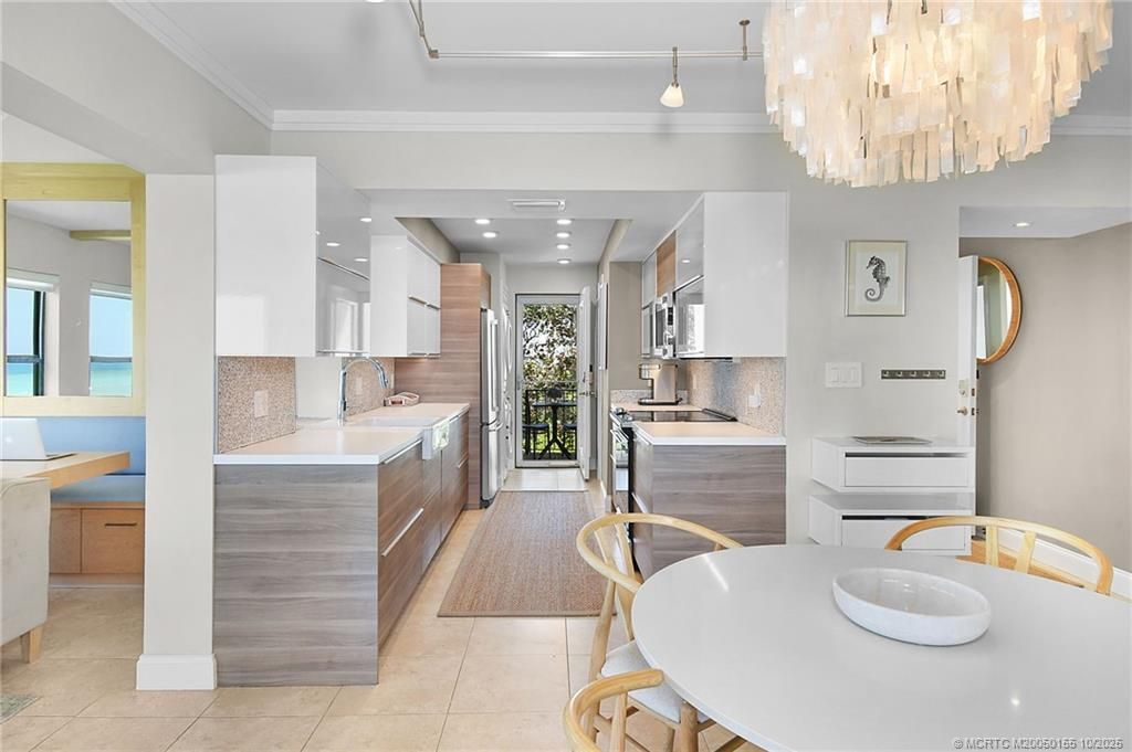 1289 NE Ocean Boulevard, Unit 11, Stuart, FL 34996 Photo