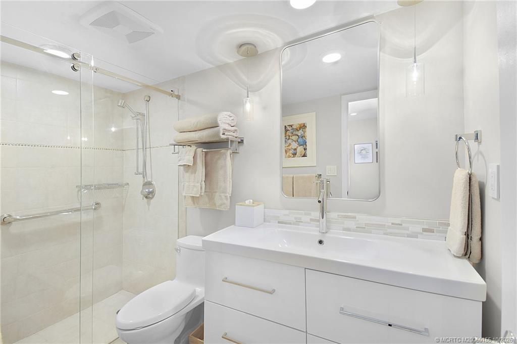 1289 NE Ocean Boulevard, Unit 11, Stuart, FL 34996 Photo