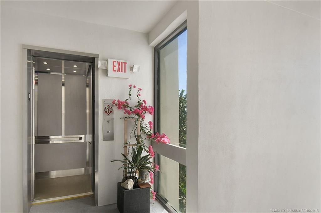 1289 NE Ocean Boulevard, Unit 11, Stuart, FL 34996 Photo